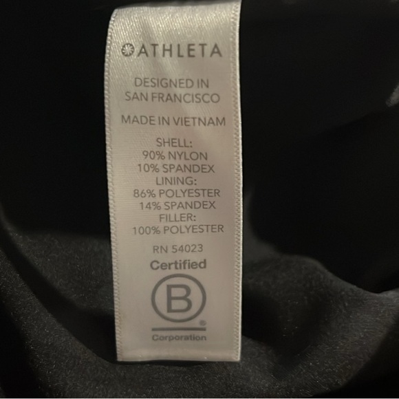 Athleta black quilted toasty buns insulated mini skirt size 6 - Picture 6 of 7